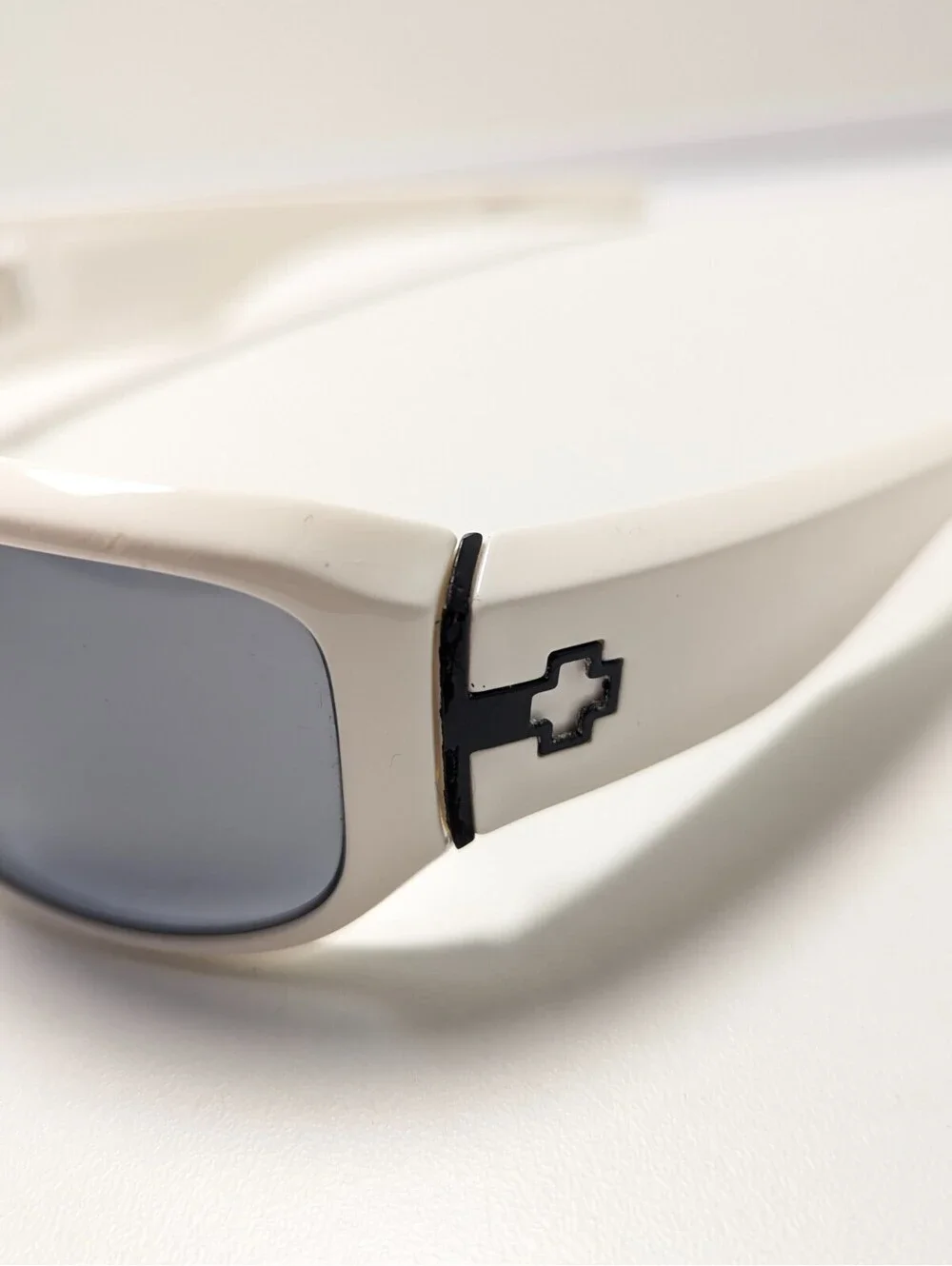 Spy+ Optic LaCrosse Mens White Wraparound Sunglasses Black Lens UV Protection